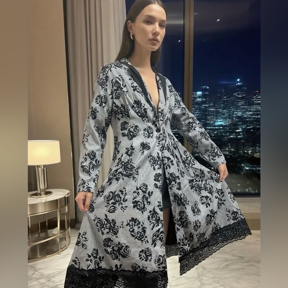 Cross-border Lace Patchwork Vintage Inspired Jacket/Coat. Size M-L. - Picture 2 of 9